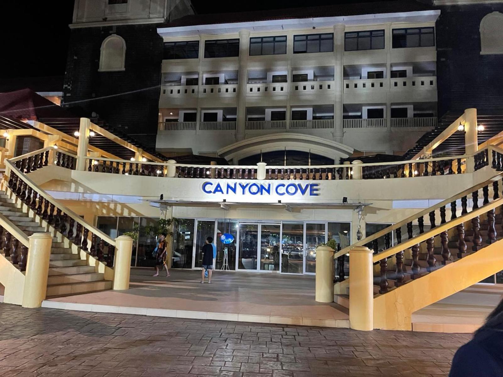 Canyon Cove Hotel And Spa Nasugbu Exterior photo